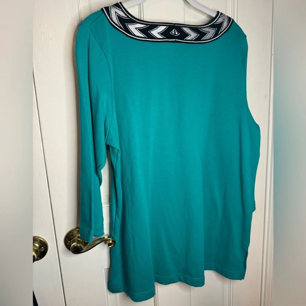 Bob Mackie Wearable Art teal tunic top w/ black and white embellishments Size M - Picture 9 of 12